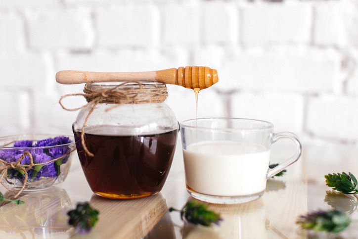 Racik Madu dengan Bahan Herbal Ini untuk Atasi Batuk Pilek
