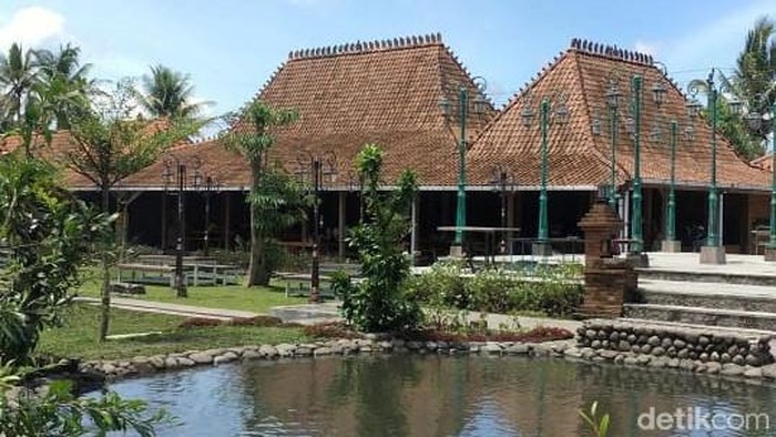 Restoran Kampung Ulam, Ngrajek, Magelang.