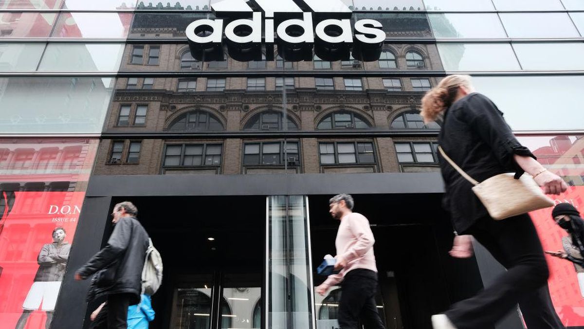 Adidas Geber Produksi buat Capai Target Penjualan