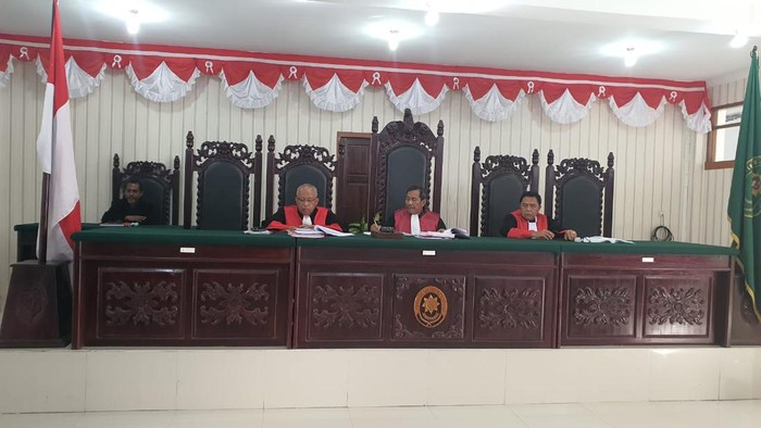 Sidang PT Kupang
