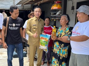 Wabup Blitar Salurkan Bantuan Sembako untuk Korban Bencana Alam