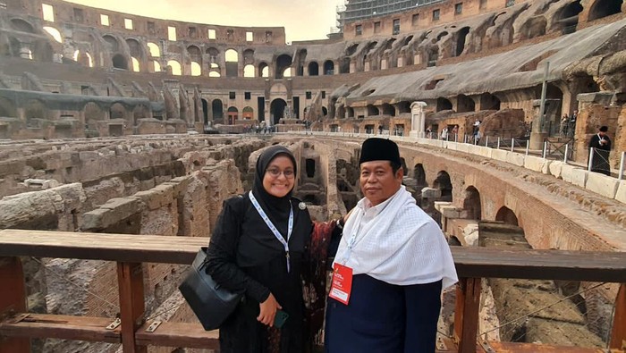 Waketum MUI Serukan Hentikan Perang di Forum Perdamaian Dunia Wakil Ketua Umum Majelis Ulama Indonesia (MUI), KH Marsudi Syuhud menyampaikan pidato perdamaian pada acara International Meeting For Peace, Religion and Culture in Dialgue, dengan mengangkat tema The Cry For Peace, di Convention Center La Nuvola, Rome, Italy.