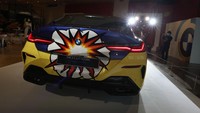 THE 8 X JEFF KOONS, kendaraan paling rumit yang dirancang sepanjang sejarah BMW pertama kali dipresentasikan kepada khalayak global pada acara Frieze Los Angeles.  