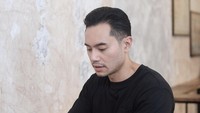 Kedekatan Rino Soedarjo dan Gisel beberapa kali terlihat di Instagram. Meski begitu, di antara keduanya belum ada yang angkat bicara soal status hubungan mereka.