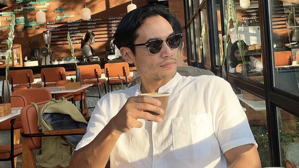 10 Momen Ngopi Rino Soedarjo yang Dikabarkan Pacar Gisella Anastasia
