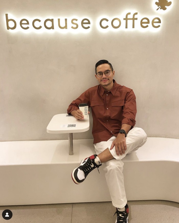 10 Momen Ngopi Rino Soedarjo yang Dikabarkan Pacar Gisella Anastasia 10 Momen Ngopi Rino Soedarjo yang Dikabarkan Pacar Gisella Anastasia