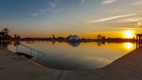 Posisi ke-8 ada kolam renang dengan luas 18.000 meter persegi di Cicarlau, Rumania, bernama Peninsula. Dok. stiridecluj.ro