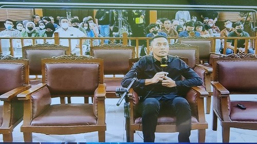 Acay saat menjadi saksi di sidang Brigjen Hendra dan Kombes Agus (Wilda-detikcom)