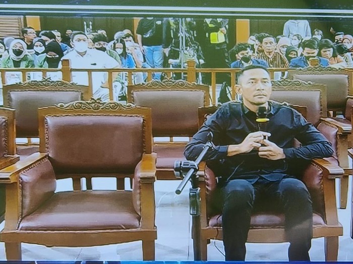 Acay saat menjadi saksi di sidang Brigjen Hendra dan Kombes Agus (Wilda-detikcom)