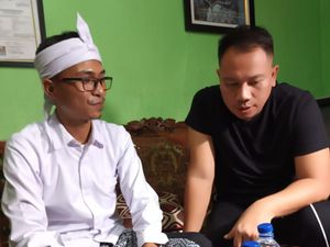 Jasa Besar Vicky Prasetyo untuk Cucu Mak Erot