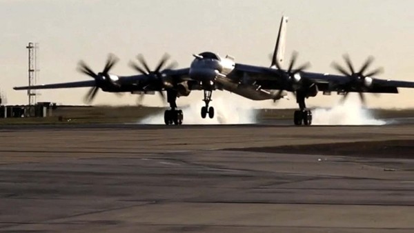 Ukraina Gempur Pangkalan Udara Rusia, Hancurkan 6 Pesawat Tempur