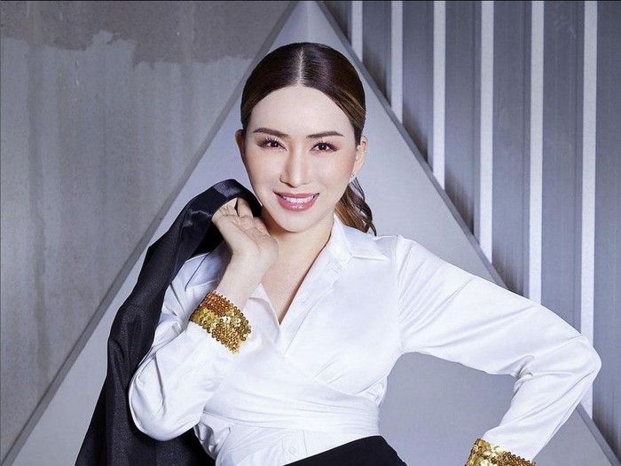 Anne Jakapong Jakrajutatip