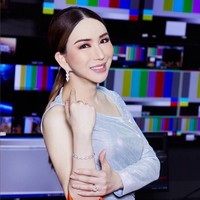 Wanita transgender ini mendirikan JKN Global Media pada 2013. JKN lalu berkembang dan memegang hak distribusi film-film dan program-program televisi di Thailand dari Walt Disney Co., CBS Corp., dan Sony Corp. JKN juga menjalin kerja sama dengan CNBC untuk penyiaran selama lima tahun. Foto: Instagram/@annejkn.official