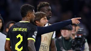 Momen Selebrasi Conte Berganti Omelan sampai Tunjuk-tunjuk Wasit!