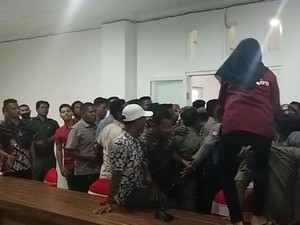 Asisten 1 Hina Ormas Saat Dialog, Sekda Dompu Minta Maaf