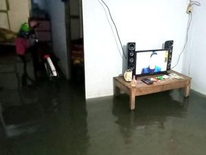 Banjir Limbah di Tulungagung Kembali Meluap, Warga Mengeluh Bau Menyengat