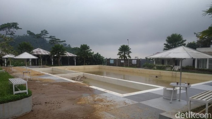 Banjir di Ben Dina Hills kini mulai surut Banjir di Ben Dina Hills kini mulai surut. Foto diambil Kamis (27/10/2022) pukul 14.00 WIB.