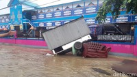 Banjir terjadi setelah curah hujan tinggi mengguyur wilayah Majenne selama 6 jam dan menyebabkan Sungai Saleppa meluap. (Abdy Febriady/detik.com)