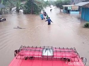 Evakuasi Korban Banjir Lampung Selatan Terkendala, Ratusan Warga Masih Terjebak