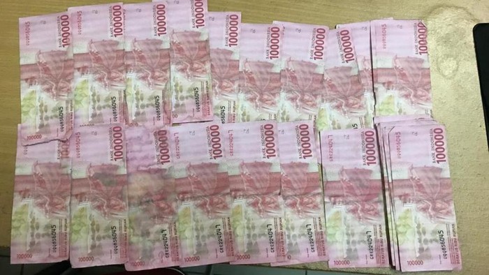 Barang bukti uang palsu di Aceh Tamiang.