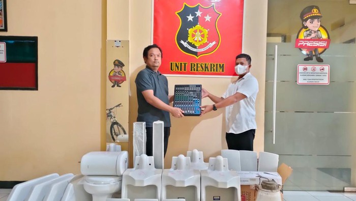 Barang curian dikembalikan ke pengurus masjid di Jagakarsa