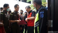 Kombes Agus Nurpatria Adi Purnama tiba di Pengadilan Negeri Jakarta Selatan.