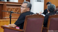 Dalam sidang sebelumnya, Kombes Agus Nurpatria juga didakwa merusak CCTV yang membuat terhalangnya penyidikan kasus pembunuhan Brigadir Yosua. 
