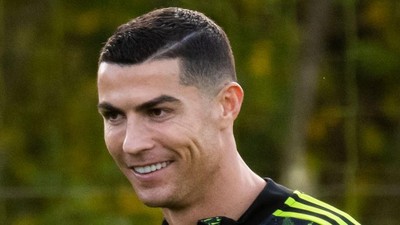 Cristiano Ronaldo Habis Ngambek Terbitlah Senyum