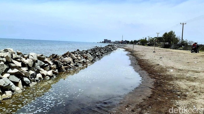 Desa Cemarajaya, Karawang lokasi abrasi laut di Karawang