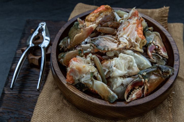 Duh! Pria Ini Alami Infeksi Parah Usai Makan Kepiting Hidup