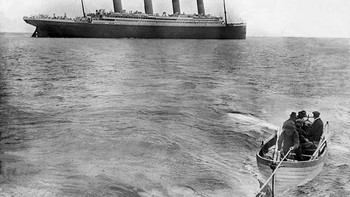 Mengenal kapal tersebut? Ya itu adalah potret terakhir Titanic sebelum karam karena menabrak es.  Salah satu foto terakhir Titanic. Foto: Boredpanda