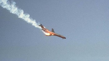 Pada tahun 1978, Pacific Southwest Airlines Penerbangan 182 secara tragis menabrak pesawat pribadi Cessna 172 dan jatuh dari Langit. Gambar ini Menangkap pesawat tepat sebelum mendarat Foto: Boredpanda