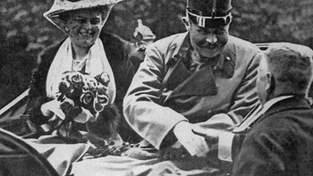 Archduke Ferdinand dan istrinya Sophie satu jam sebelum mereka ditembak dan dibunug oleh Nasionalis Serbia Gavrilo Princip - Peristiwa ini pemicu Perang Dunia I. Foto: Boredpanda