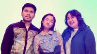 Tentu saja ada Thariq Halilintar yang setia menemani Fuji. Foto: Instagram
