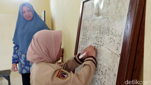 Gedung TPQ yang digunakan untuk belajar mengajar MI Ma'arif Desa Suwidak, Banjarnegara.