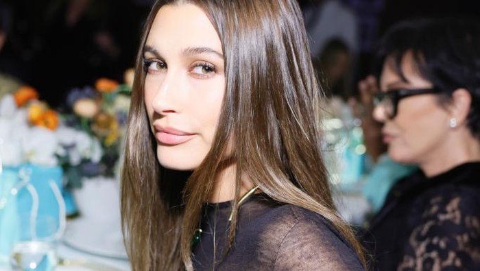 Hailey Bieber at the Tiffany & Co. Lock Event held at Sunset Tower Hotel on October 26, 2022 in West Hollywood, California. (Photo by Michael Buckner/WWD via Getty Images)