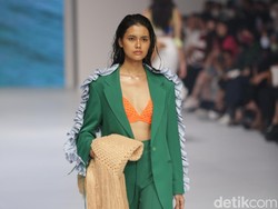 10 Koleksi Busana Liburan ala Nagita Slavina di Jakarta Fashion Week 2023