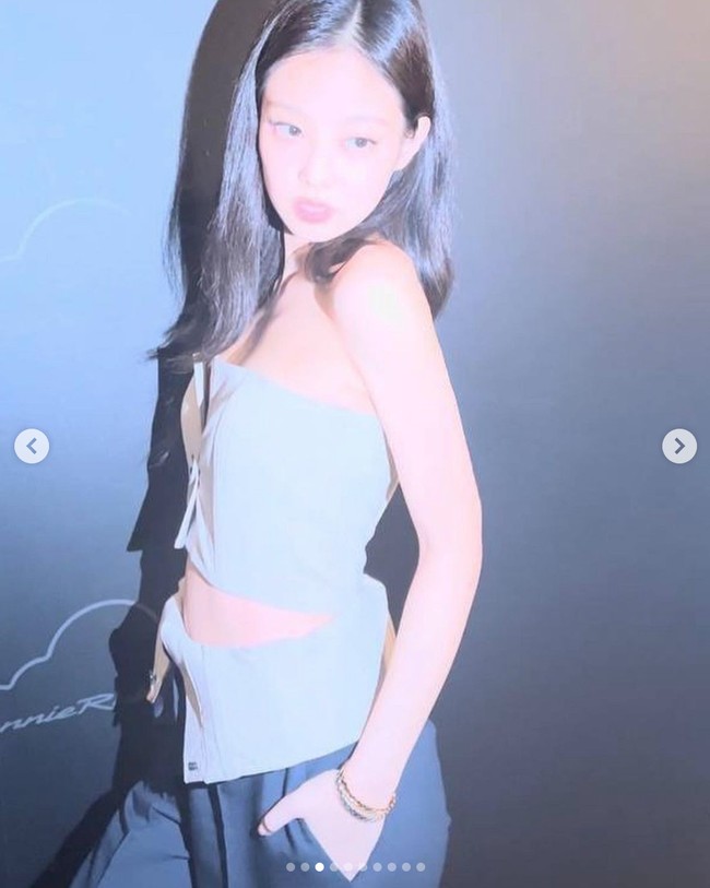 Jennie BLACKPINK sendiri sudah mengoleksi sportcar Porsche sebelum diajak berkolaborasi. Dia diketahui memiliki tiga koleksi Porsche antara lain Porsche Cayenne, Porsche Panamera, dan Porsche Turbo 911 S. Foto: dok. Instagram @jennierubyjane