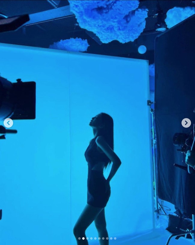 Mobil sport yang diberi nama ‘Taycan 4S Cross Turismo for Jennie Ruby Jane’ itu dipamerkan di showroom mobil Porsche Sonderbunsch Seoul dari tanggal 13 Oktober hingga 26 Oktober mendatang. Foto: dok. Instagram @jennierubyjane