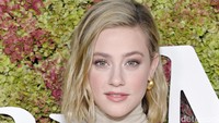 Lili Reinhart yakin itu adalah Met Gala terakhirnya gara-gara komentar tersebut. Foto: Getty Images for Max Mara/Jon Kopaloff