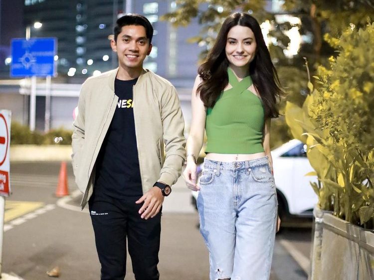 Potret Loyd Christina, Model Brasil Pacar Ady Sky