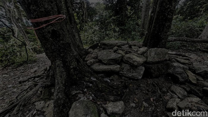Malam gelap di Gunung Tangkil Sukabumi.