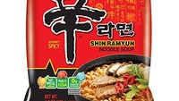 Selain SamYang, mie instan Korea merek Nongshim dengan varian Shin Ramyun juga masuk ke dalam daftar Bon Appetit. Mie instan ini jadi yang terbaik karena memiliki tekstur mie kenyal dengan kuah kaldu asam pedas yang segar. Foto: Bonappetit.com