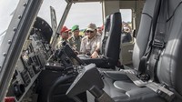 Helikopter ini adalah pengembangan dari model Bell 212, perbedaan utamanya terletak pada 4 bilah rotor utama komposit.  