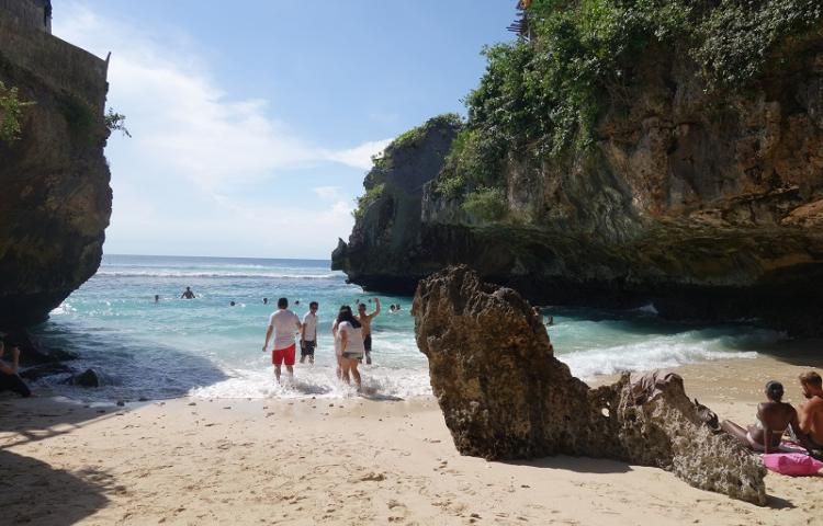 Ilustrasi beberapa pantai di Bali.