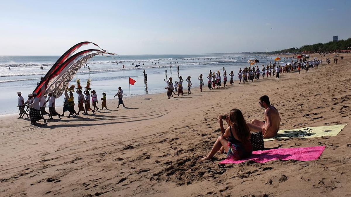 Viral Bule Berhubungan Seks Diduga di Pantai Canggu Bali