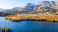 Danau Batabat Azerbaijan, danau ini terletak di republik otonom Nakhchivan, sebuah eksklave terkurung daratan yang berbatasan dengan Armenia.