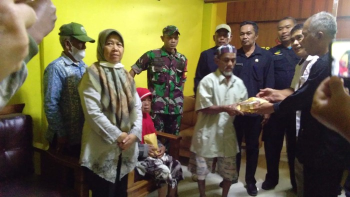Pemerintah Kabupaten (Pemkab Garut) menyerahkan bantuan Rumah Tidak Layak Huni (RTLH) dari Kementerian Sosial melalui Balai Pangudi Luhur. Bantuan tersebut diserahkan langsung Kepala Dinas Sosial (Kadinsos) Garut, Aji Sukarmaji, untuk penyintas kebakaran di Kampung Haurseah, Desa Cipicung, Kecamatan Banyuresmi.