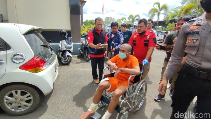 Polisi menangkap pelaku pembakaran aula pendopo wali kota Banjar.
