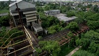 Pada 2 Desember 1984, terjadi kebocoran gas di pabrik pestisida India, tepatnya di daerah Bhopal. Penyebabnya karena sistem keamanan yang tidak berfungsi serta peningkatan tekanan yang tak terkendali, sehingga 40 ton bahan kimia metil isosianat bocor ke atmosfer. (Satish Bate/Getty Images)  